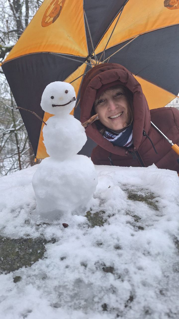 Schneemann und Katja.jpg